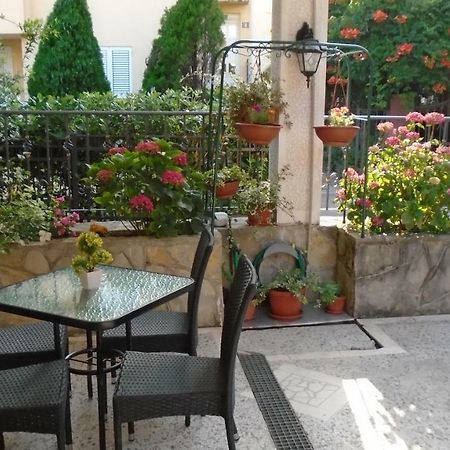 Guest House Villa Castio Petrovac Exteriör bild