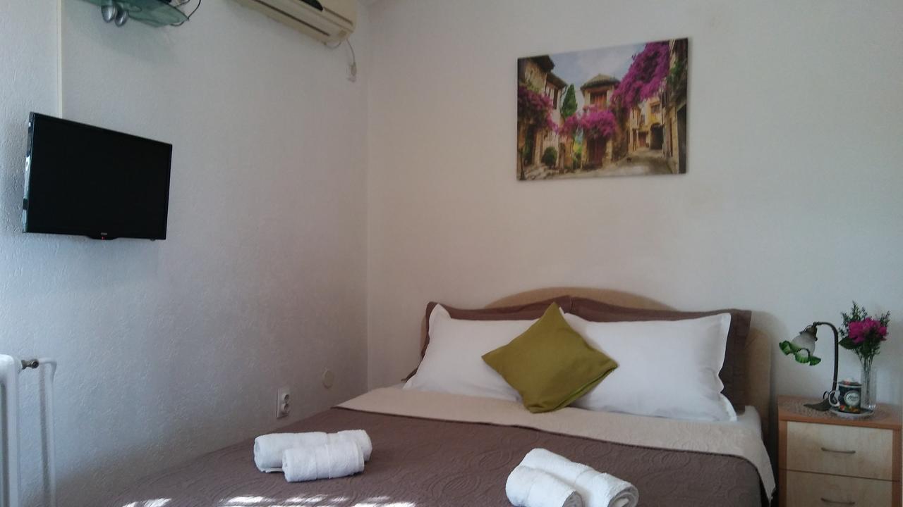 Guest House Villa Castio Petrovac Exteriör bild