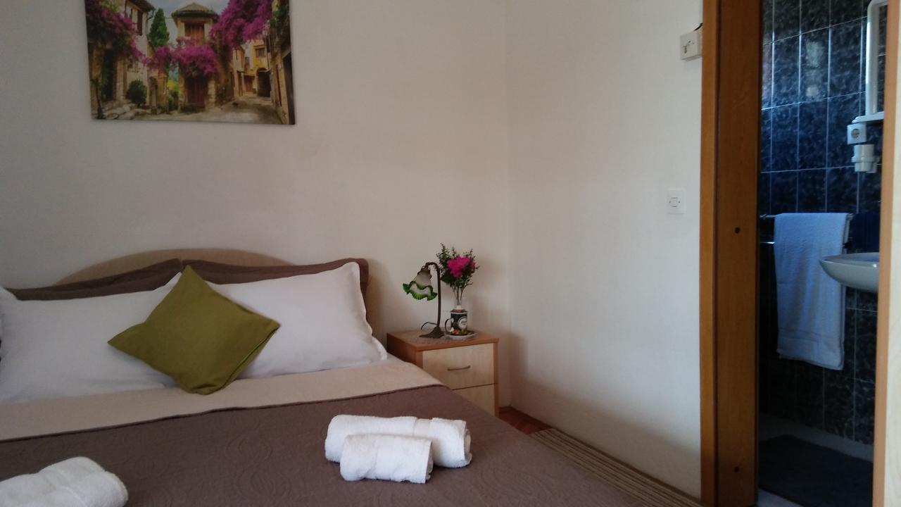 Guest House Villa Castio Petrovac Exteriör bild