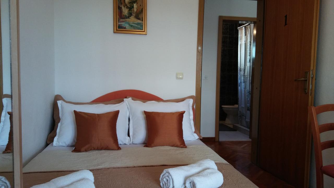 Guest House Villa Castio Petrovac Exteriör bild