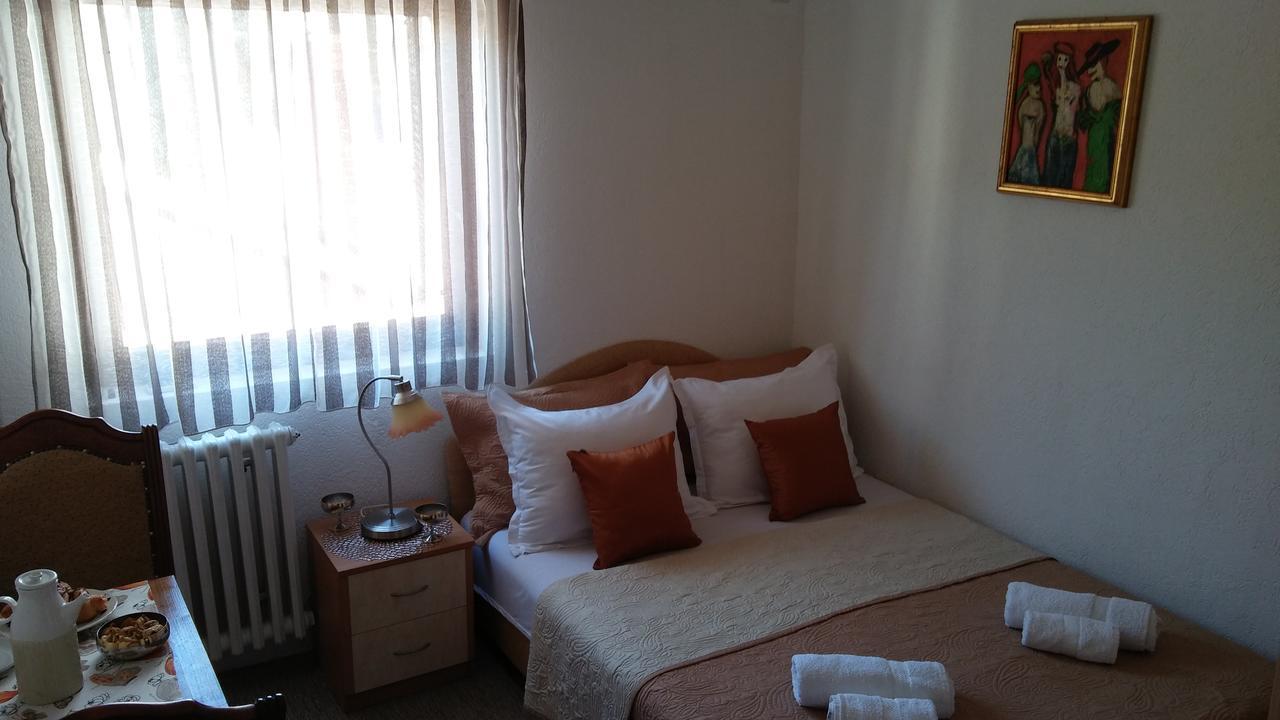 Guest House Villa Castio Petrovac Exteriör bild