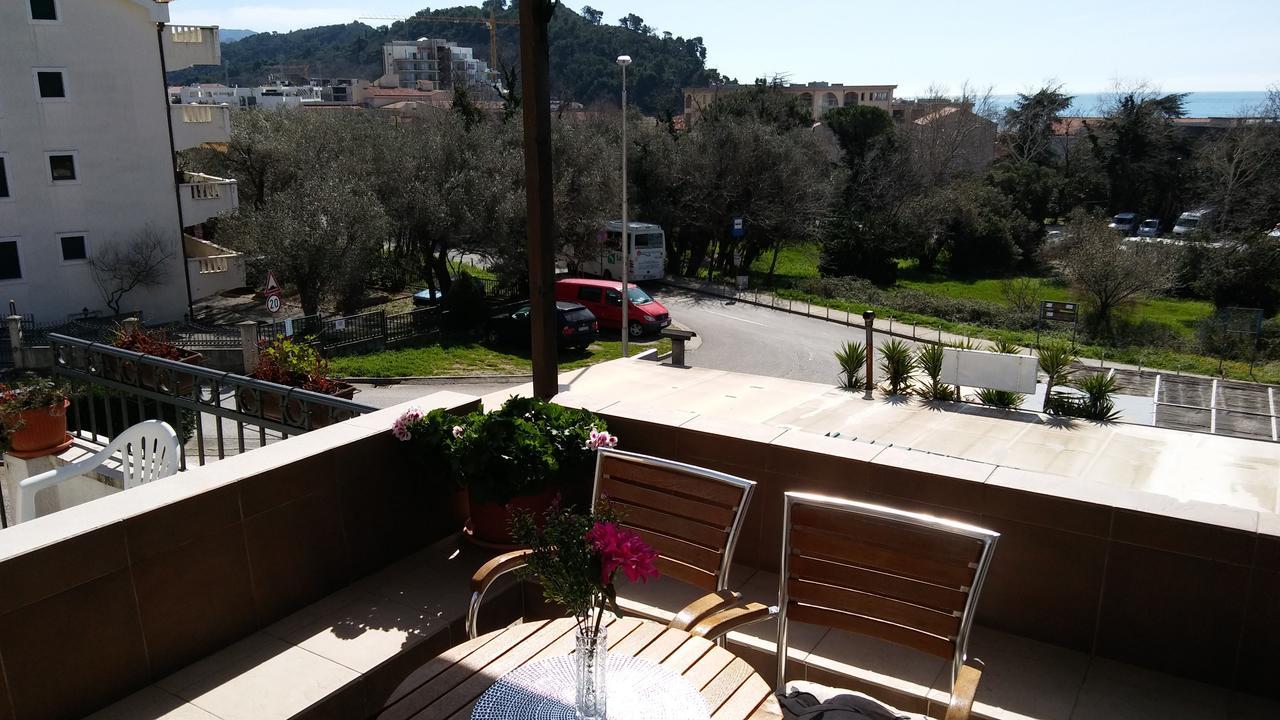 Guest House Villa Castio Petrovac Exteriör bild