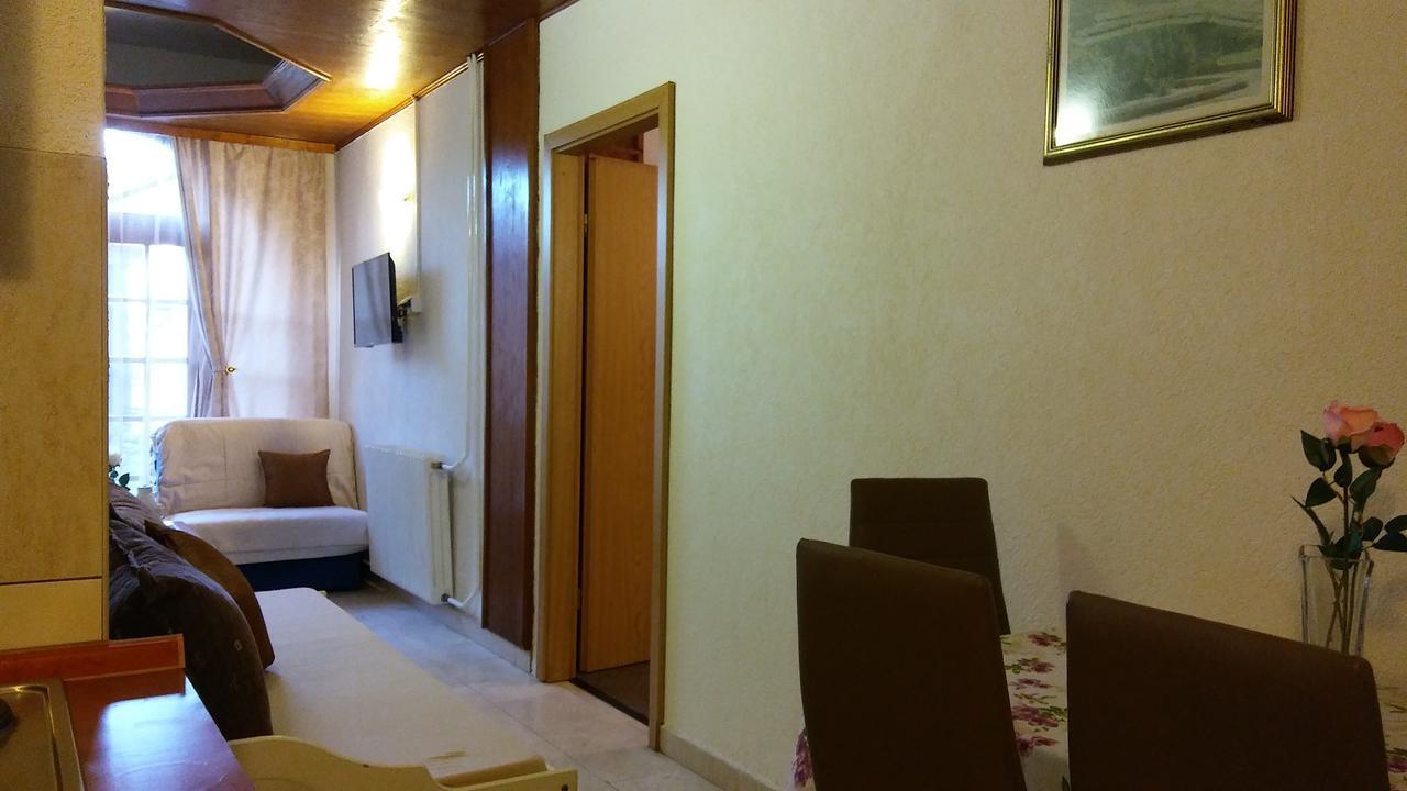 Guest House Villa Castio Petrovac Exteriör bild