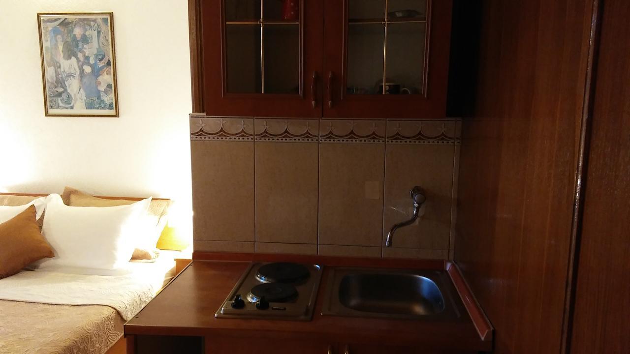 Guest House Villa Castio Petrovac Exteriör bild