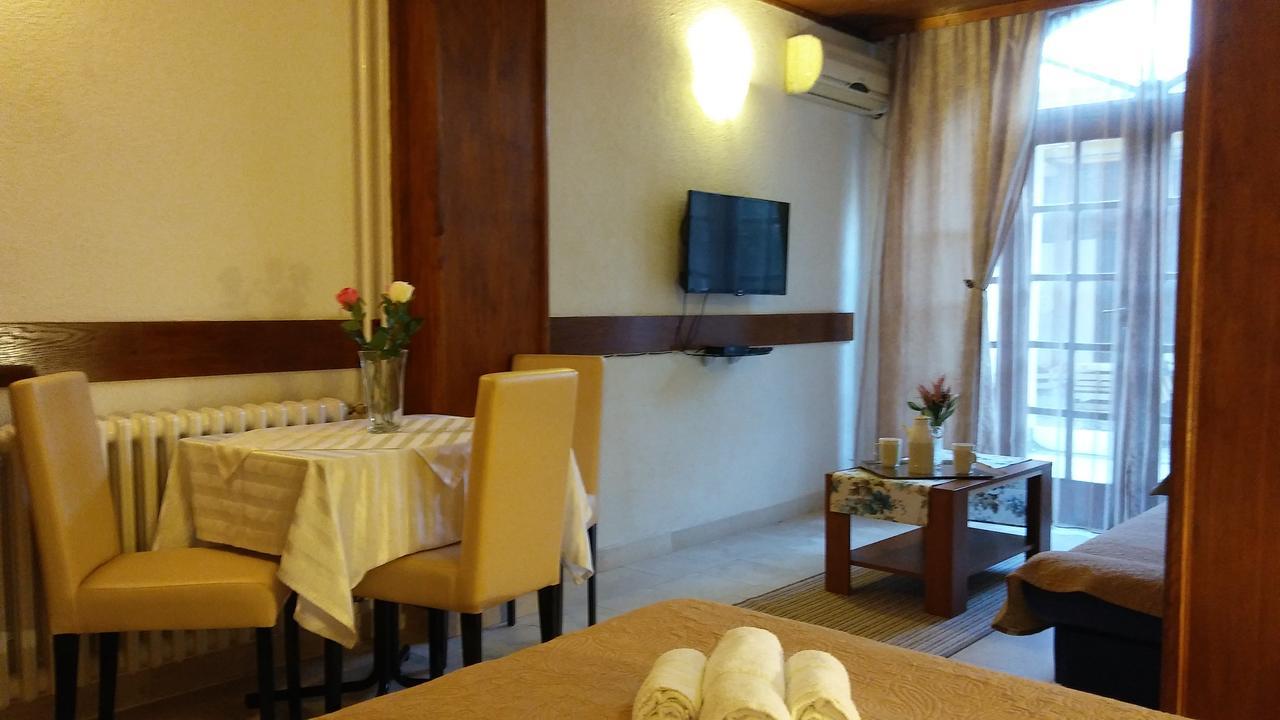 Guest House Villa Castio Petrovac Exteriör bild