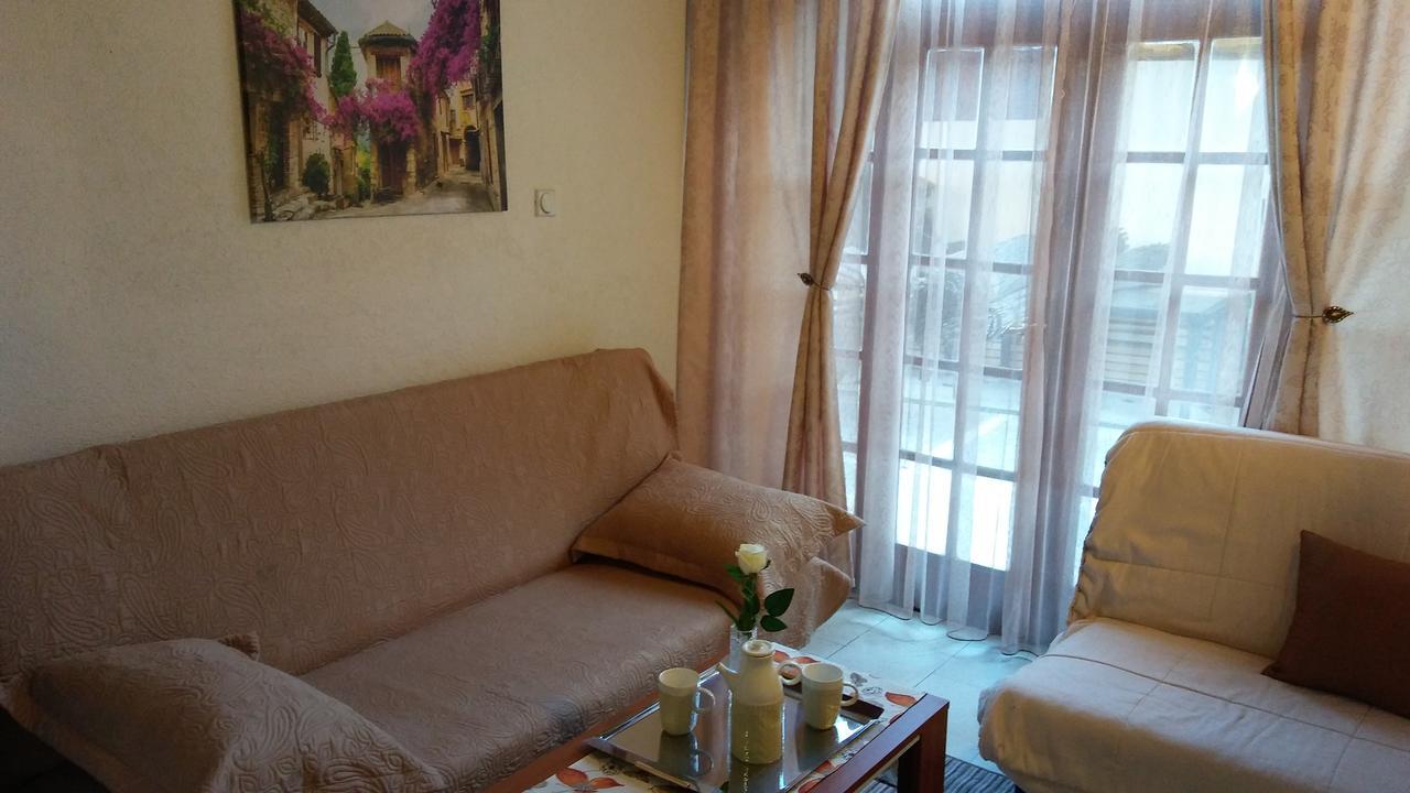 Guest House Villa Castio Petrovac Exteriör bild
