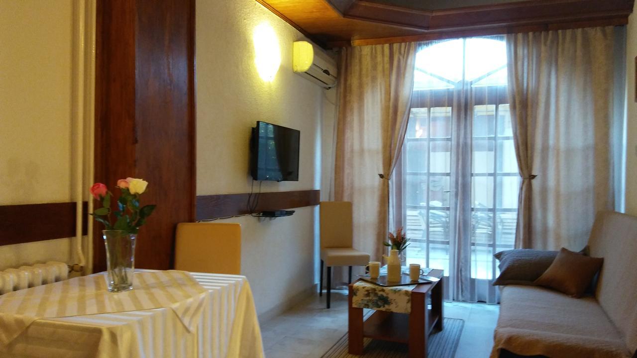 Guest House Villa Castio Petrovac Exteriör bild