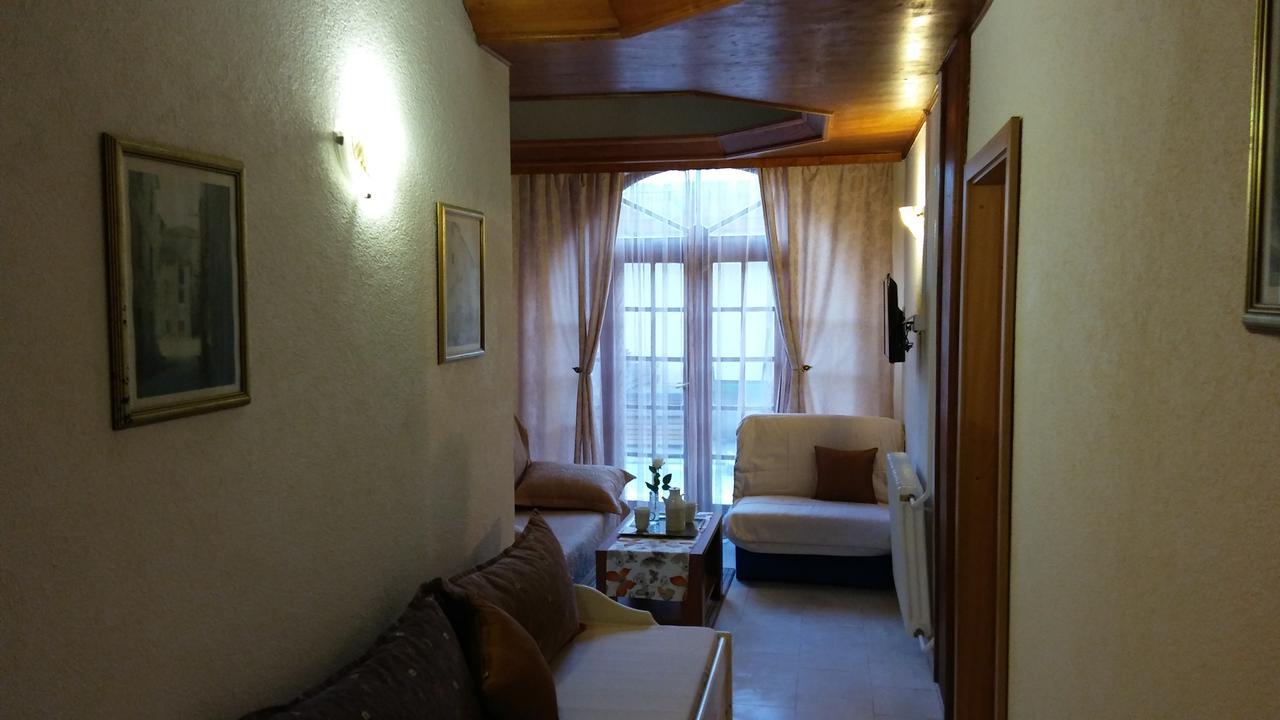 Guest House Villa Castio Petrovac Exteriör bild