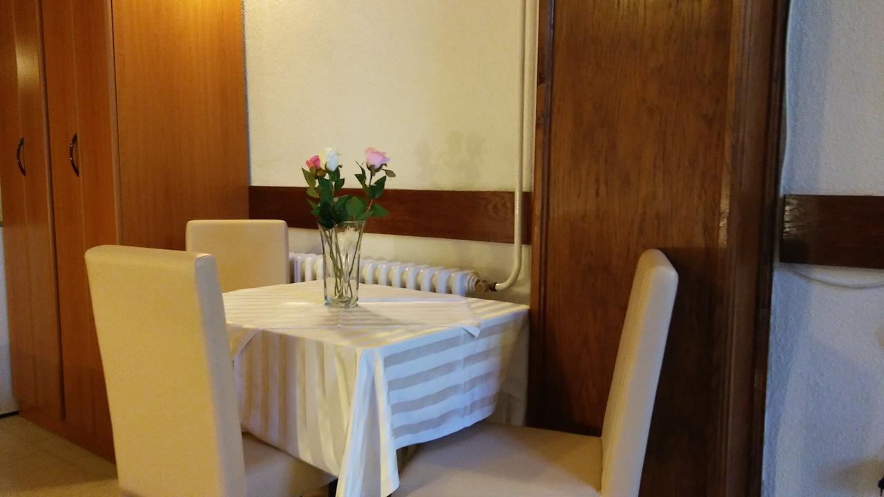 Guest House Villa Castio Petrovac Exteriör bild