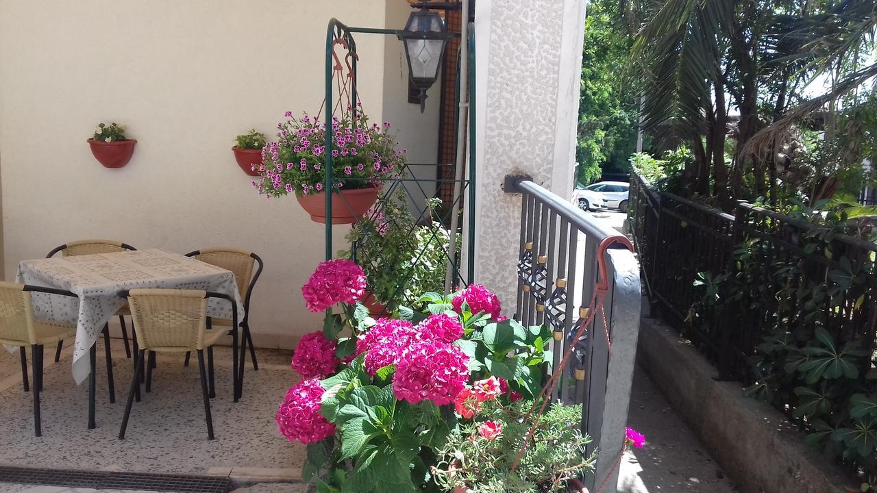 Guest House Villa Castio Petrovac Exteriör bild