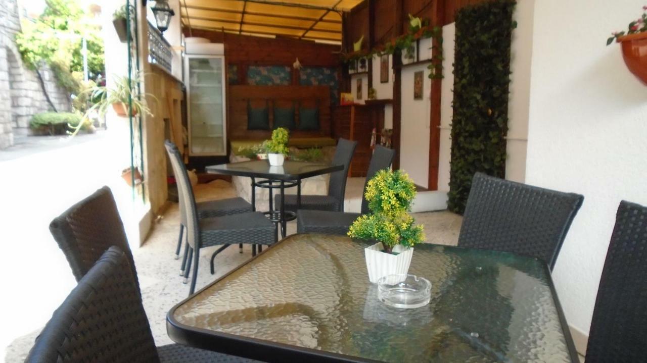Guest House Villa Castio Petrovac Exteriör bild