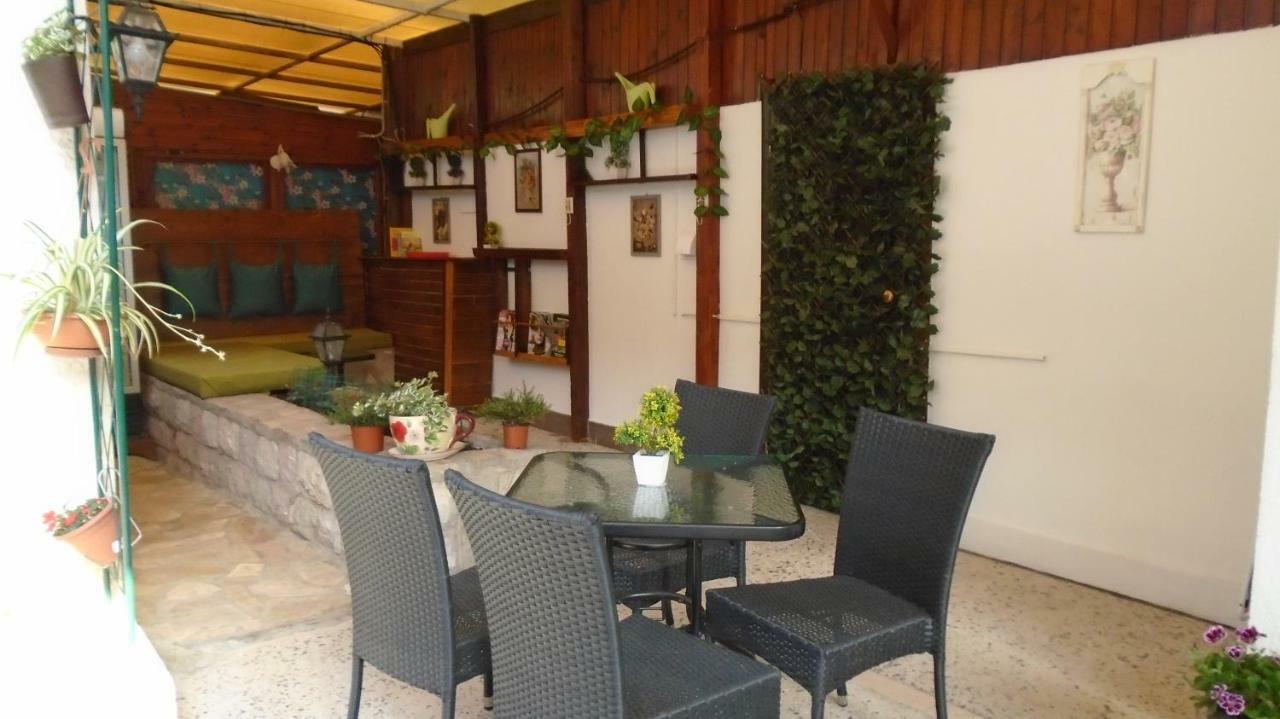 Guest House Villa Castio Petrovac Exteriör bild
